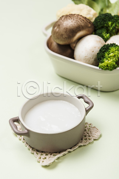 사람없음 JPG 포토 건강 미음(음식) 버섯 브로콜리 스튜디오촬영 실내 유기농 음식 이유식 재료 접시