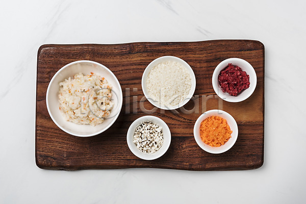 사람없음 JPG 포토 하이앵글 건강 당근 버섯 소고기 스튜디오촬영 실내 쌀 유기농 음식 이유식 재료 접시