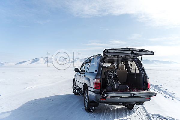 사람없음 JPG 포토 겨울 눈(날씨) 몽골 산 설원 아시아 야외 여행 자동차 자동차트렁크 주간 하늘