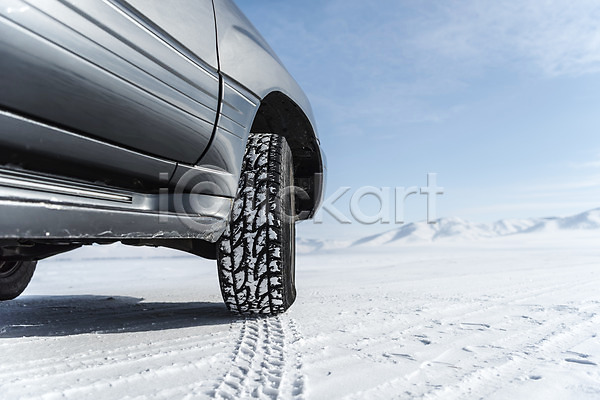 사람없음 JPG 포토 겨울 눈(날씨) 몽골 바퀴자국 산 설원 아시아 야외 여행 자동차 주간 타이어 하늘