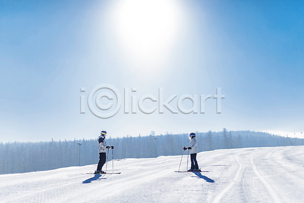 20대 남자 두명 성인 성인만 여자 한국인 JPG 옆모습 포토 겨울 눈(날씨) 몽골 서기 스키 스키장 야외 전신 주간 커플 하늘 햇빛