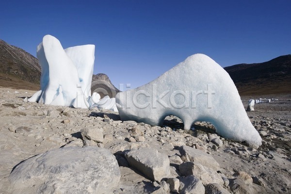 건조 추위 사람없음 JPG 포토 해외이미지 겨울 디저트 바위 빙산 암초 얼음 파란색 하늘 해외202004 환경 흰색