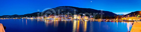 사람없음 JPG 포토 해외이미지 거리 건축양식 교회 달마시안 도시 도시풍경 만 물 바다 바위 보트 섬 손바닥 안테나 야간 여행객 역사 외관 요트 유럽 저녁 지중해 컬러풀 크로아티아 타운 파노라마 파란색 항구 항해 해변 해외202004 해외포토 휴가