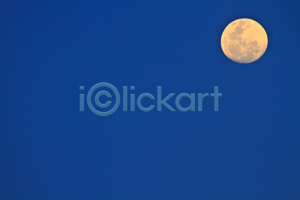 사람없음 JPG 포토 해외이미지 달 보름달 야간 야외 파란색 해외202004
