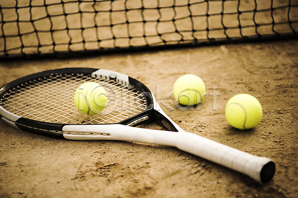사람없음 JPG 포토 네트 세개 야외 주간 테니스 테니스공 테니스라켓 테니스용품 테니스장 흙