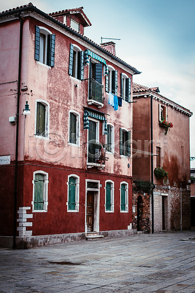 사람없음 JPG 포토 건물 관광지 베네치아 야외 유럽 유럽풍경 이탈리아 주간 주택 창문 풍경(경치) 해외 해외풍경