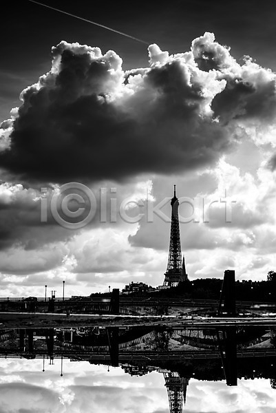 사람없음 JPG 포토 흑백 강 구름(자연) 랜드마크 반사 야외 에펠탑 유럽 유럽풍경 주간 파리(프랑스) 풍경(경치) 하늘 해외 해외풍경