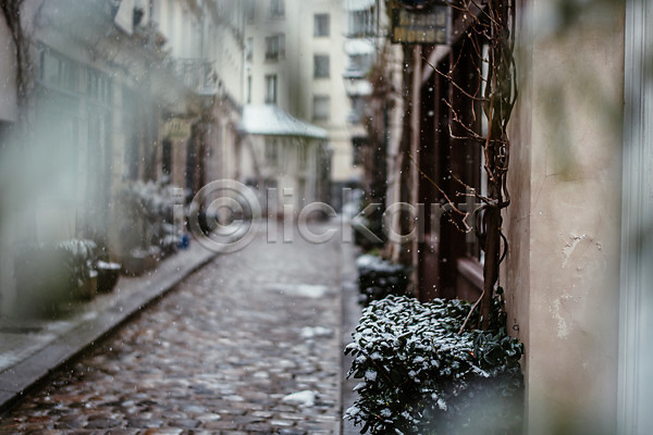 사람없음 JPG 아웃포커스 포토 거리 건물 겨울 겨울풍경 길 나무 눈(날씨) 도시 야외 원근감 유럽 유럽풍경 주간 파리(프랑스) 풍경(경치) 프랑스 해외 해외풍경