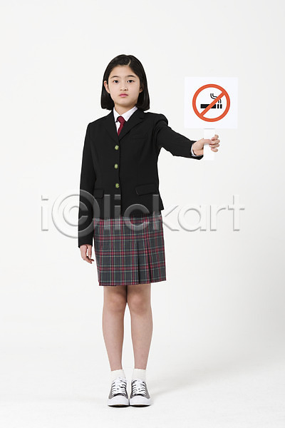 10대 사람 십대여자한명만 여자 한국인 한명 JPG 앞모습 포토 교복 금연 금지 들기 서기 손짓 스튜디오촬영 실내 여중생 여학생 전신 팻말 학생 흡연