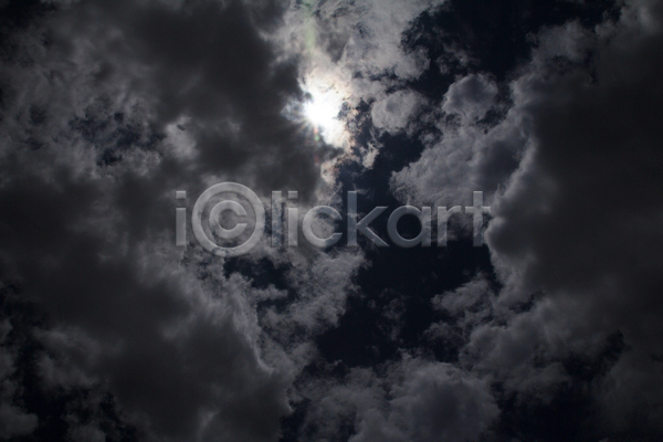 사람없음 JPG 포토 해외이미지 구름(자연) 달 달빛 야간 야외 해외202004 회색