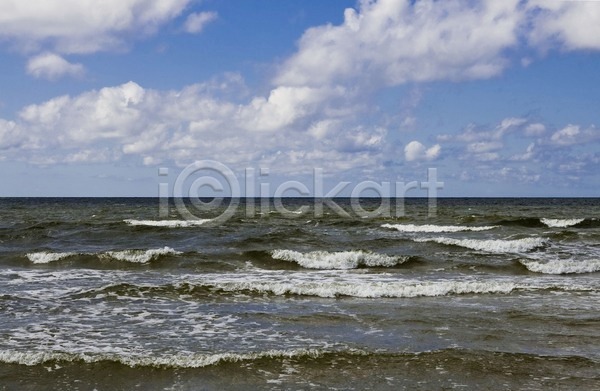 평화 사람없음 JPG 포토 해외이미지 구름(자연) 리투아니아 맑음 물 바다 여름(계절) 여행 유럽 파도 파라다이스 파란색 하늘 해외202004 휴가 흰색