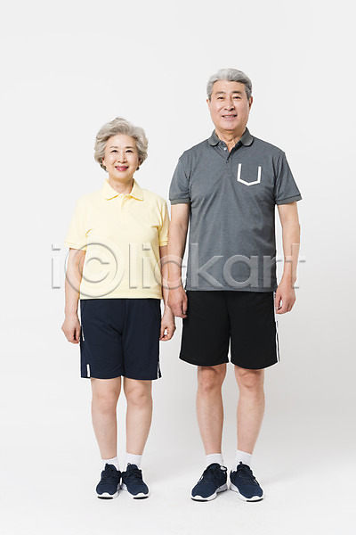 60대 70대 남자 노인만 두명 사람 여자 한국인 JPG 앞모습 포토 건강 건강관리 노부부 미소(표정) 서기 스튜디오촬영 실내 운동 운동복 전신