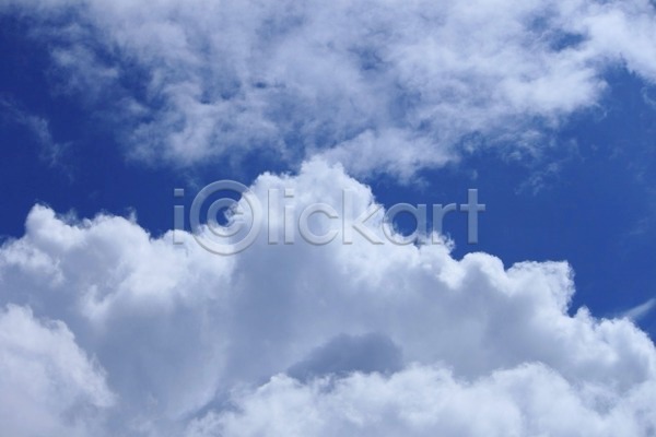 사람없음 JPG 포토 해외이미지 구름(자연) 날씨 백그라운드 야외 자연 태양 파란색 풍경(경치) 하늘 해외202004 햇빛 흰색