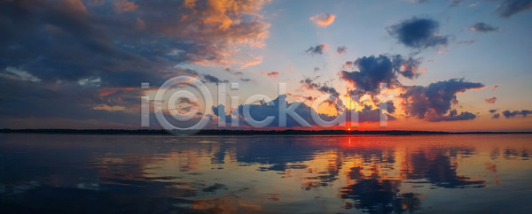 사람없음 JPG 포토 해외이미지 강 구름 내추럴 물 반사 백그라운드 봄 빨간색 수평선 스카이라인 야외 여름 여행 오렌지 우크라이나 일몰 자연 장면 저녁 컬러풀 태양 파란색 풍경 하늘 해외202004 해외포토