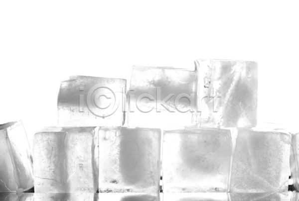 시원함 특별함 사람없음 JPG 포토 해외이미지 사각형 액체 얼음 정사각형 큐브 크리스탈 투명 파란색 해외202004