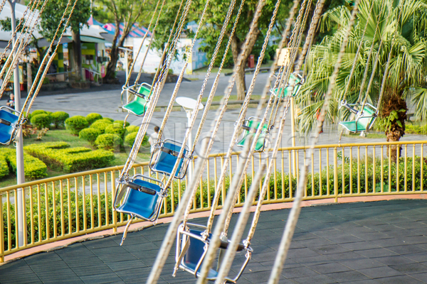 행복 휴식 사람없음 JPG 포토 해외이미지 놀이공원 맑음 야외 주간 주말 하늘 해외202004