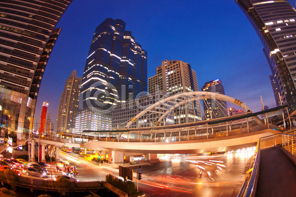 사람없음 JPG 포토 해외이미지 건물 고층빌딩 도로 도시 도시풍경 도심 방콕 야간 야경 야외 태국 해외202004