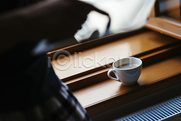 사람없음 JPG 근접촬영 아웃포커스 포토 실내 커피 커피잔 탁자