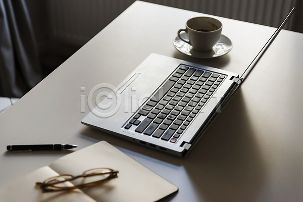 사람없음 JPG 포토 공책 노트북 실내 안경 주간 커피잔 탁자 펜
