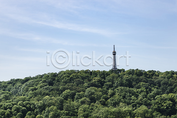 사람없음 JPG 포토 나무 도시풍경 숲 야외 유럽풍경 주간 체코 탑 풍경(경치) 프라하 하늘 해외풍경