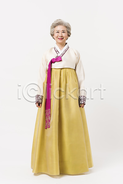 60대 노년 노인여자한명만 여자 한국인 한명 JPG 앞모습 포토 모션 서기 스튜디오촬영 실내 웃음 전신 전통 한국전통 한복 할머니