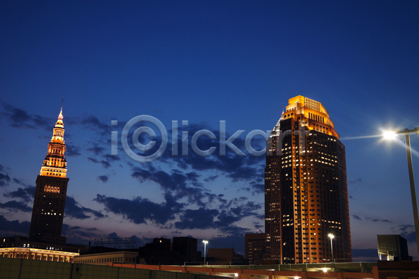 사람없음 JPG 포토 해외이미지 건물 고층빌딩 구름(자연) 도시 도시풍경 미국 빌딩 스카이라인 야간 야경 야외 저녁 하늘 해외202004 해외풍경