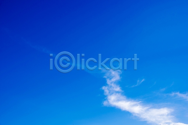 분위기 순수 평화 사람없음 JPG 포토 해외이미지 구름(자연) 날씨 빛 산소 야외 여름(계절) 오존 자연 종교 천국 파란색 하늘 해외202004 햇빛 흰색