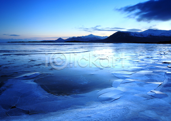 사람없음 JPG 포토 해외이미지 겨울 겨울풍경 구름(자연) 바다 빙판 아이슬란드 야외 자연 주간 하늘 해외202004