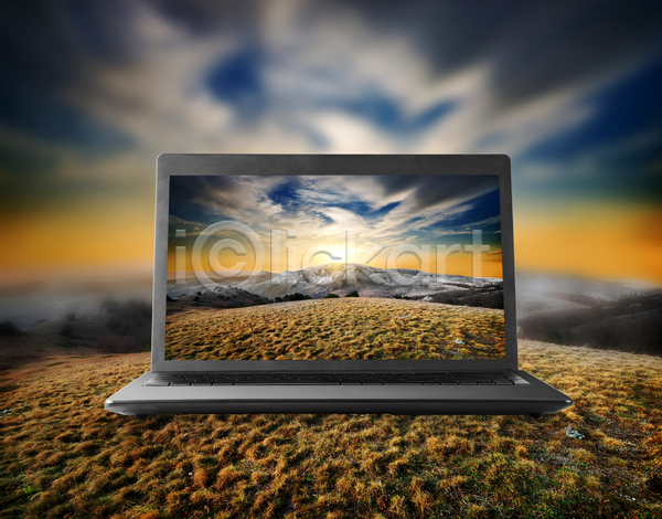 사람없음 JPG 포토 해외이미지 가을(계절) 가을풍경 구름(자연) 노트북 산 야외 우크라이나 자연 주간 하늘 해외202004 햇빛