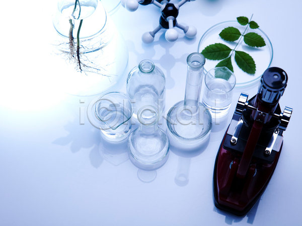 사람없음 JPG 포토 해외이미지 분자구조모형 비커 식물 실내 실험 실험실 플라스크 해외202004 현미경 화학 화학실험 흰배경