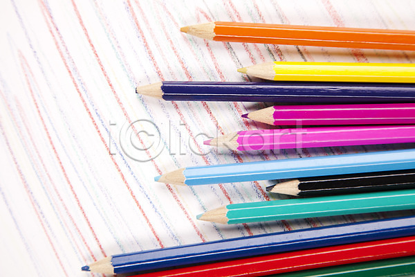 사람없음 JPG 포토 해외이미지 분필 붓 색연필 연필 종이 컬러풀 페인트붓 펜 해외202004 흰색