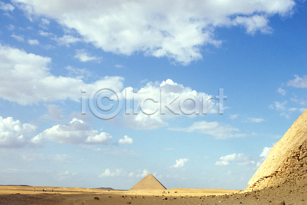 사람없음 JPG 포토 건축 고건축 구름(자연) 세계문화유산 시설물 아프리카 아프리카건축 야외 외국문화 유적 이집트 이집트문화 자연 주간 풍경(경치) 피라미드 하늘 해외건축 해외풍경