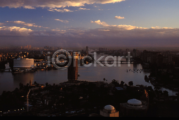 사람없음 JPG 포토 강 구름(자연) 도시 아프리카 야외 외국문화 이집트 자연 주간 풍경(경치) 하늘 해외풍경 황혼