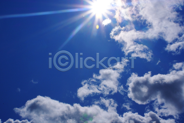 사람없음 JPG 포토 해외이미지 구름(자연) 깊이 빛 여름(계절) 오픈 태양 파란색 하늘 해외202004