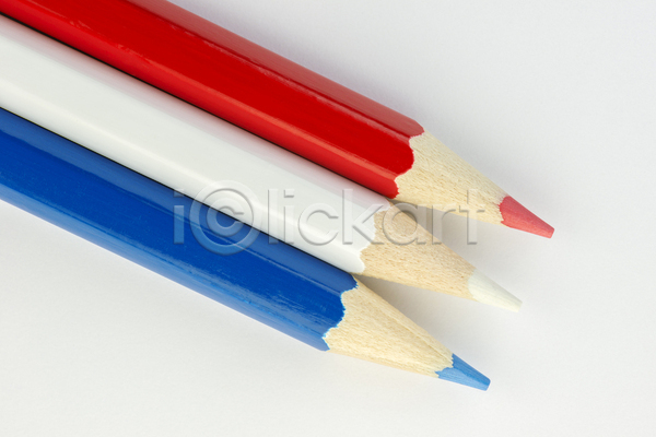 사람없음 JPG 포토 해외이미지 백그라운드 빨간색 색연필 연필 장식 추상 컬러풀 파란색 패턴 펜 해외202004 흰색