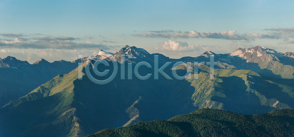 자유 침묵 휴식 사람없음 JPG 실루엣 포토 해외이미지 가로 계곡 계절 구름 길 꽃 나무 내추럴 디자인 명상 목재 바위 벽지 빙하 산 숲 아침 안개 야외 언덕 여름 여행 웅장함 유럽 일출 자연 절정 정상 조지아 파노라마 파란색 풍경 하늘 해외202004 해외포토 휴가