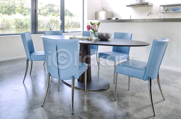 고급 사람없음 JPG 포토 해외이미지 가구 디자인 스타일 실내 의자 창문 탁자 파란색 하늘색 해외202004