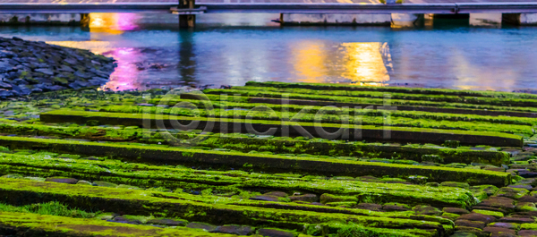 침묵 평화 사람없음 JPG 포토 해외이미지 강 강렬 건강 계절 날씨 내추럴 널 디자인 목재 물 바다 바위 백그라운드 빛 시골 야간 여행 옛날 운하 이끼 자연 저녁 질감 초록색 컬러풀 패턴 포트 풍경 항구 해외202004 해외포토 환경