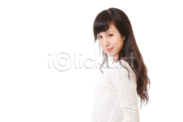 행복 동양인 사람 성인 여자 한명 JPG 포토 해외이미지 가득함 고립 길이 모델 미소(표정) 백그라운드 서기 셔츠 신체 중국 청바지 티셔츠 학생 해외202004 흰색