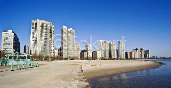 사람없음 JPG 포토 해외이미지 건물 고층빌딩 도시 도시풍경 맑음 시카고 야외 주간 하늘 해변 해외202004 해외풍경