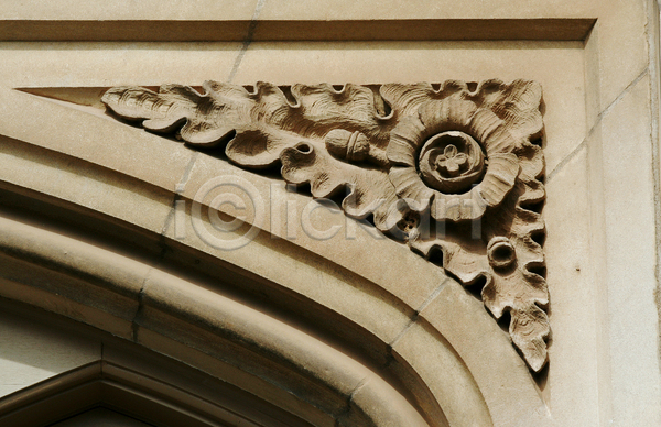 사람없음 JPG 포토 해외이미지 건물 건축양식 꽃 묘사 시멘트 야외 옛날 조각 출입구 해외202004