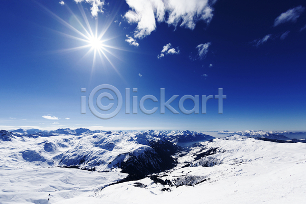 사람없음 JPG 포토 해외이미지 겨울 겨울풍경 구름(자연) 설산 야외 자연 주간 하늘 해외202004 햇빛