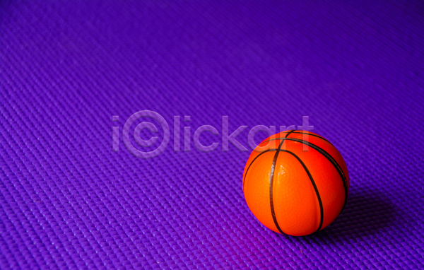 사람없음 JPG 포토 해외이미지 농구공 백그라운드 보라색 오브젝트 카피스페이스 해외202004