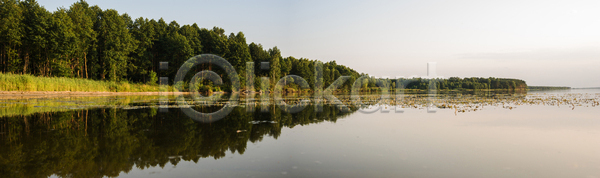 침묵 평화 휴식 사람없음 JPG 포토 해외이미지 강 거울 계절 구름 날씨 내추럴 맑음 물 바다 반사 백그라운드 봄 빛 수평선 시골 야외 여름 여행 연못 자연 장면 천국 태양 파도 파란색 풍경 하늘 해외202004 해외포토 햇빛 호수 환경 휴가 흰색