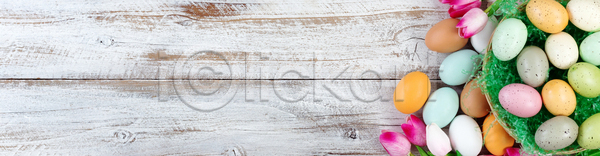 사람없음 JPG 포토 해외이미지 계란 목재 바구니 부활절 분홍색 카피스페이스 튤립 해외202004 해외포토