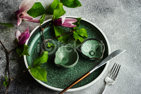 사람없음 JPG 포토 해외이미지 꽃 꽃가지 나이프 접시 포크 회색배경