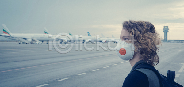 보호 환경오염 사람 한명 JPG 포토 해외이미지 감염 건강 경제 교통시설 글로벌 내부 대패 디자인 바이러스 백신 비즈니스 비행기 약 얼굴 엔진 여행 여행객 전염병 제트기 질병 창문 해외포토 호흡기관 휴가