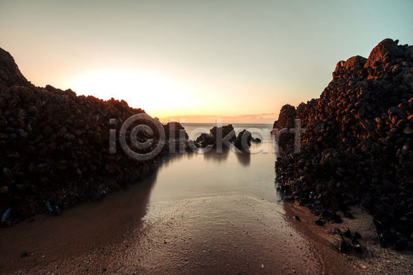 평화 휴식 사람없음 JPG 포토 해외이미지 경관 바위(돌) 야외 일몰 자연 주간 태양 풍경(경치) 해변 햇빛