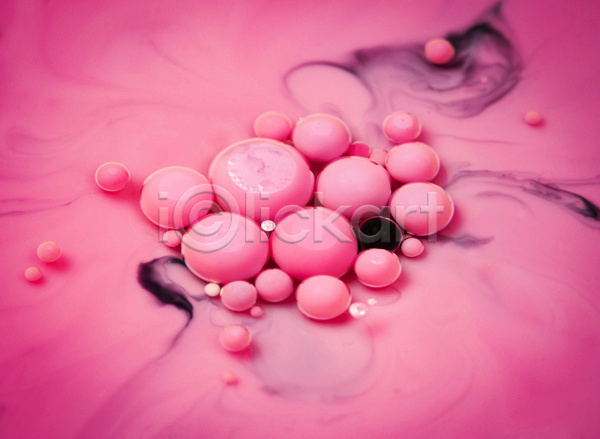 떨어짐 사람없음 JPG 소프트포커스 포토 해외이미지 거품 공 디자인 모양 묘사 물 물방울 미술 백그라운드 벽지 분홍색 블러 비누 액체 여의주 원형 장식 지성 질감 추상 컬러풀 파도 패턴 혼합 흰색