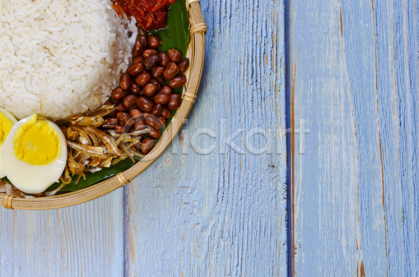 매움 동양인 사람없음 JPG 포토 해외이미지 계란 고추 땅콩 말레이시아 문화 바나나 밥 백그라운드 식사 싱가폴 아시아 아침식사 오이 요리 음식 인기 인도네시아 잎 전통 접시 지역 치킨 코코넛 튀김 향기 향신료 흰색